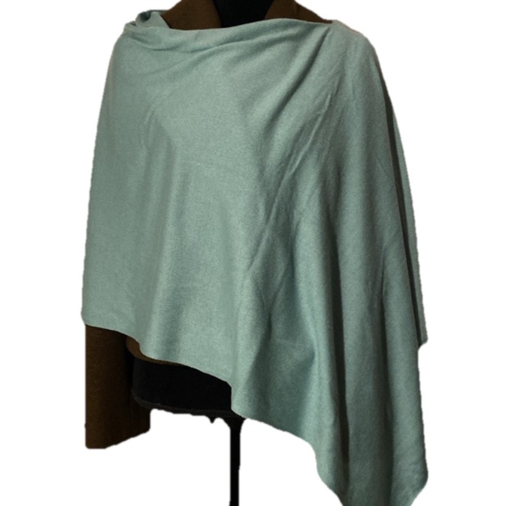 Kerisma Knits Signature Jersey Knit Seafoam Acrylic /Wool Blend Cape Shrug NWT